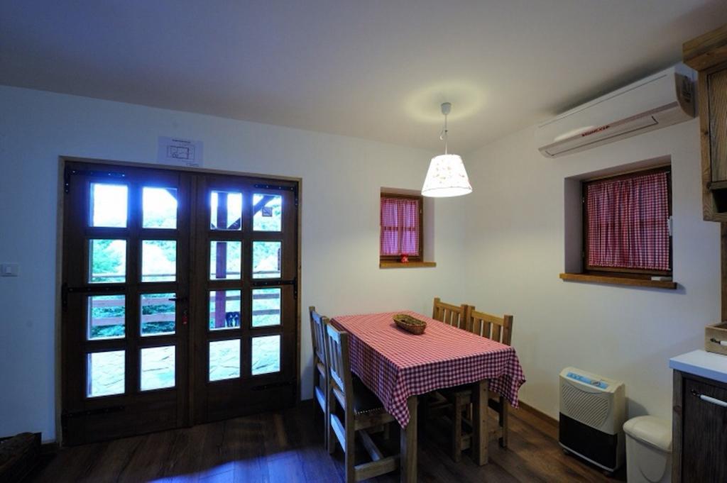 Apartment Drvena kuca Gornji Zvečaj Kamer foto